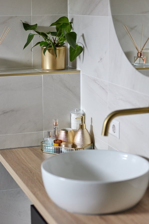 wit marmer badkamer