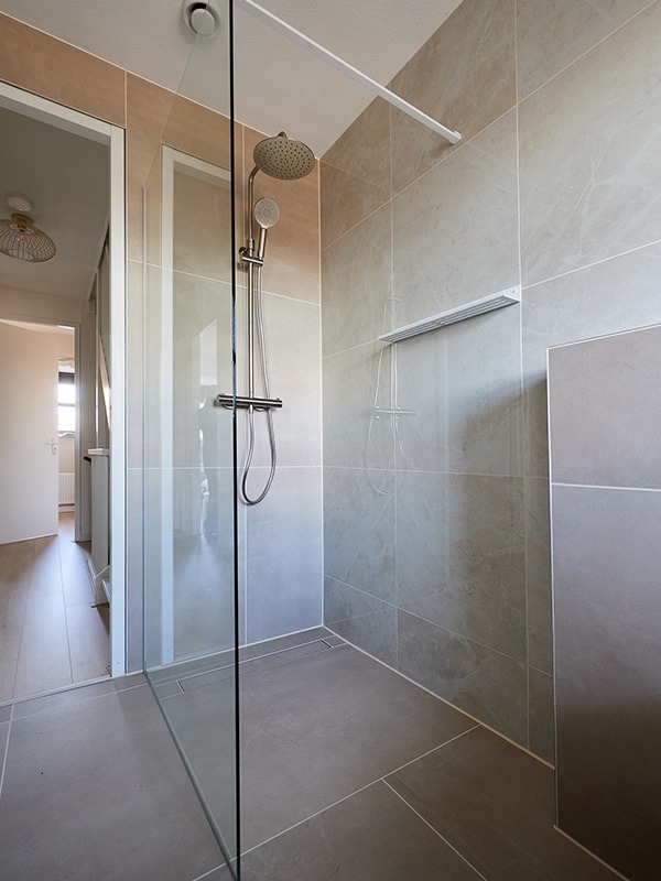 Badkamer met inloopdouche